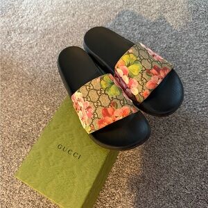 Gucci Bloom Floral Slides